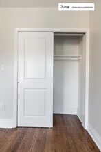 Private bedroom in 3 bed/1.5 bath Home in Jersey City, NJ - Building Photo - Building Photo