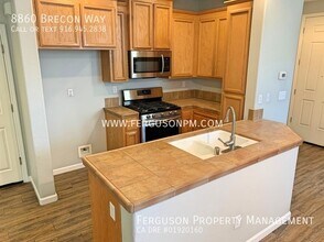 8860 Brecon Way in Elk Grove, CA - Building Photo - Building Photo