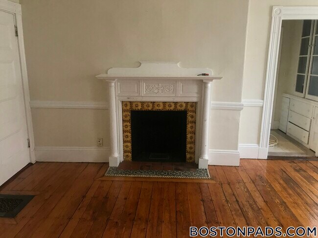 23 N Beacon St in Boston, MA - Foto de edificio - Building Photo