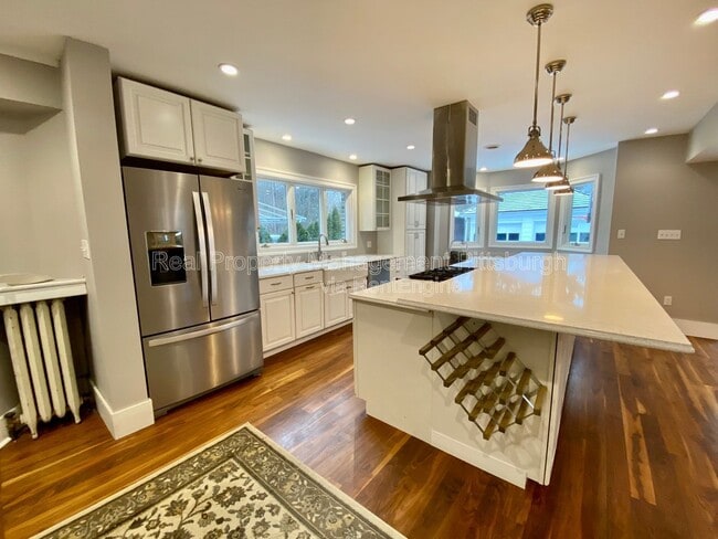 property at 119 Bayard Pl