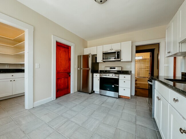 34 Brooksdale Rd, Unit 2 in Boston, MA - Building Photo - Building Photo