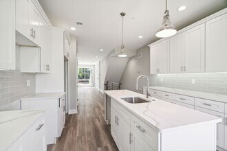 2429 N 3rd St in Philadelphia, PA - Foto de edificio - Building Photo