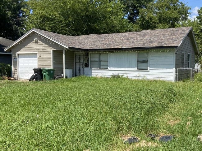 property at 3029 Nita St