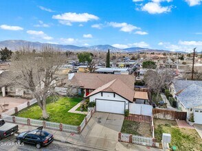 37925 Maureen St in Palmdale, CA - Building Photo - Building Photo