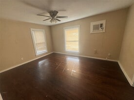 7018 Avenue F in Houston, TX - Building Photo