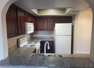 111 Bass Dr in Henderson, NV - Building Photo - Building Photo