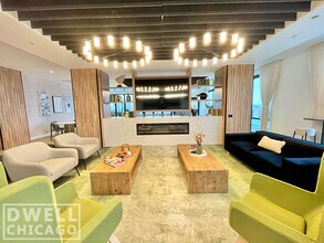 4607 N Broadway St, Unit 412 in Chicago, IL - Building Photo - Building Photo