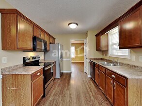 3429 Queensbury Rd in Clarksville, TN - Building Photo - Building Photo