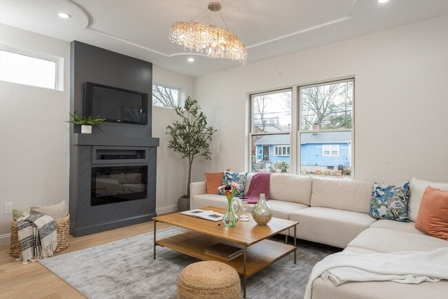 6 Gordon Rd in Arlington, MA - Building Photo - Building Photo