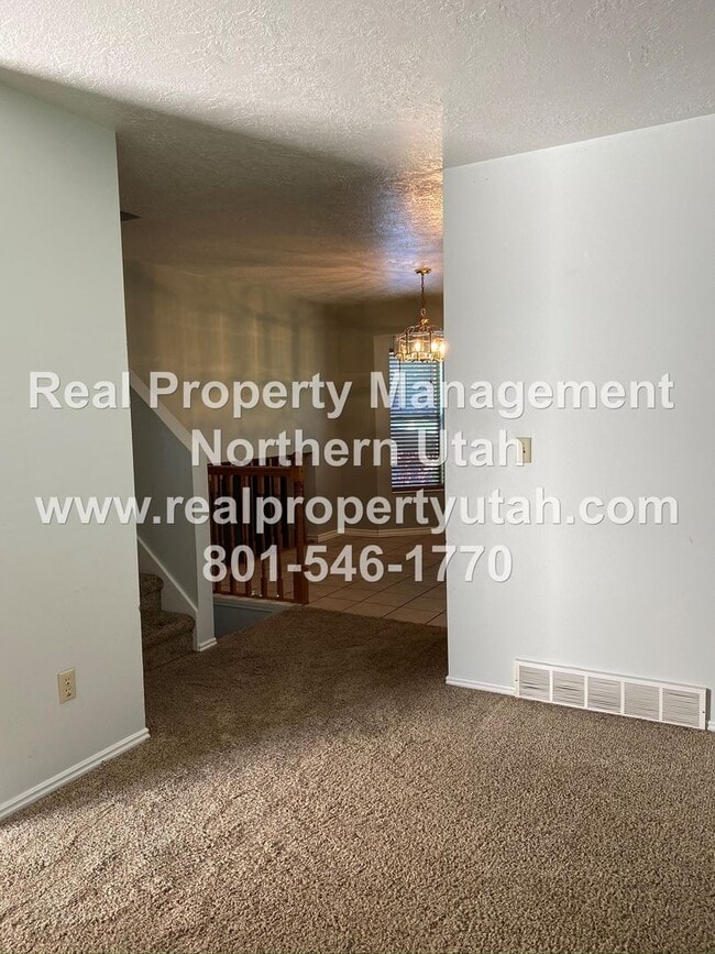 1778 W 250 N in West Point, UT - Foto de edificio - Building Photo
