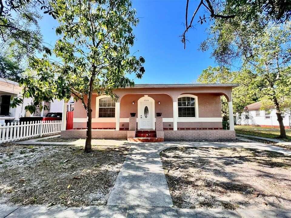 2324 W Palmetto St in Tampa, FL - Building Photo