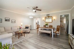 11114 Valleydale Dr in Dallas, TX - Building Photo