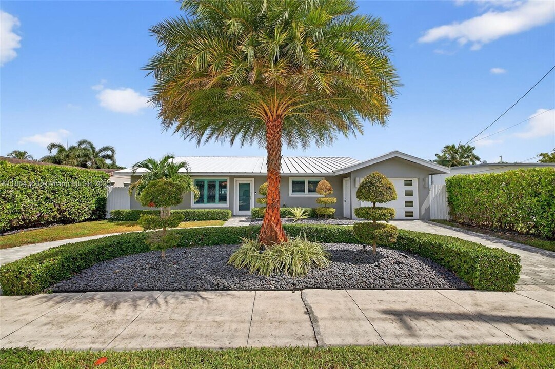 1009 Tangelo Is in Fort Lauderdale, FL - Building Photo