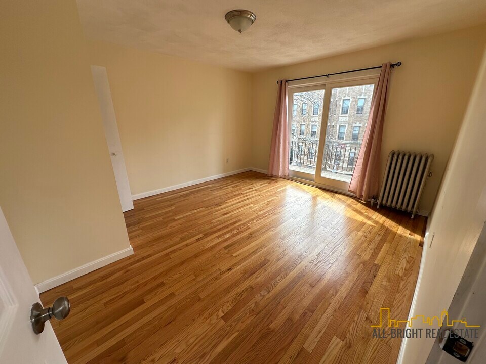 194 Kelton St in Boston, MA - Building Photo