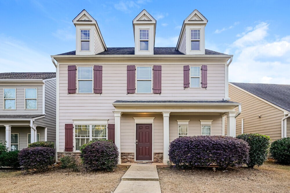 185 Stillwood Dr in Newnan, GA - Building Photo