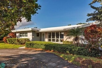 2417 Bayview Dr in Fort Lauderdale, FL - Building Photo - Building Photo