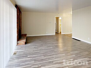 1355 Royal Dr in Reno, NV - Building Photo - Building Photo