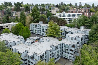 The Quarterdeck in Seattle, WA - Foto de edificio - Building Photo