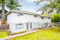 Timbercrest Condos in Tigard, OR - Building Photo - Primary Photo