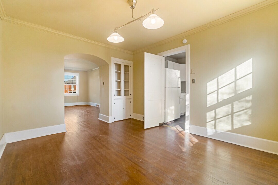 920 N Market St in Frederick, MD - Building Photo