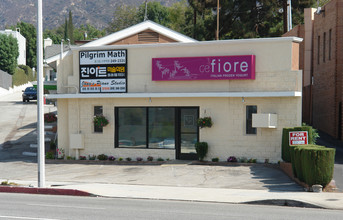 3051-3055 3/4 Foothill Blvd in La Crescenta, CA - Building Photo - Building Photo