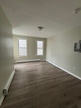 29 Taylor St, Unit 2 in Newark, NJ - Building Photo - Building Photo