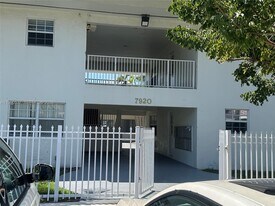 7920 East Dr in North Bay Village, FL - Building Photo