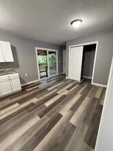 3211 W Walnut St in Springfield, MO - Building Photo - Building Photo