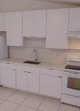 6622 SW 48th St in Davie, FL - Building Photo - Building Photo