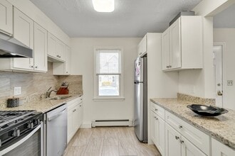 17 Bolton St in Somerville, MA - Building Photo - Building Photo