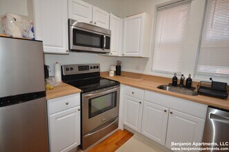 25 Cleveland Pl, Unit 1 in Boston, MA - Building Photo - Building Photo