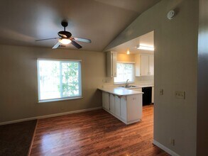 2 River Oaks Dr in Chico, CA - Building Photo - Building Photo