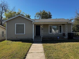 1813 Travis St in Waco, TX - Building Photo