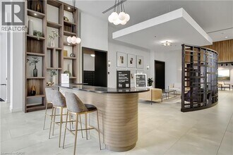 15 Glebe St in Cambridge, ON - Building Photo - Building Photo