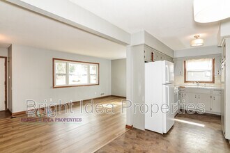 9602 Pleasant Ave S in Bloomington, MN - Building Photo - Building Photo