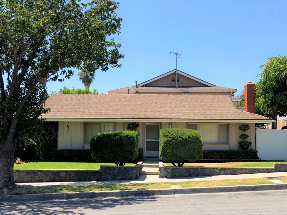 Mirada Villas in Fullerton, CA - Building Photo