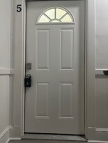 2700 Roslyn Ave, Unit 5 in Baltimore, MD - Building Photo