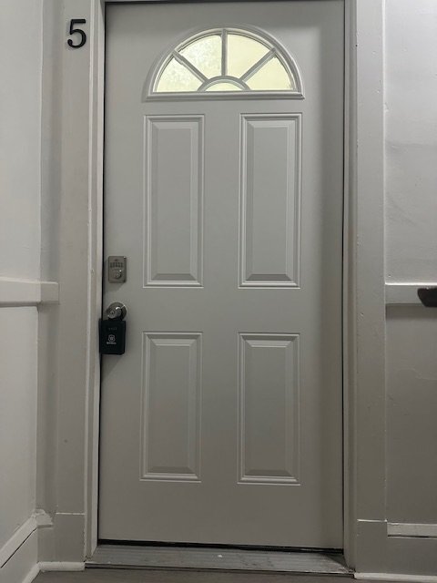 2700 Roslyn Ave, Unit 5