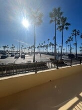 600 E Oceanfront in Newport Beach, CA - Building Photo - Building Photo