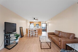 5070 Likini St in Honolulu, HI - Building Photo - Building Photo