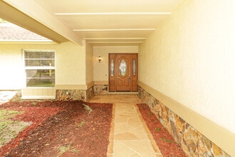 306 N Bay Hills Blvd in Safety Harbor, FL - Building Photo - Building Photo