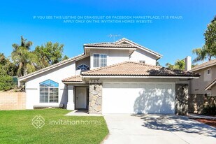 545 Athens St in Riverside, CA - Building Photo