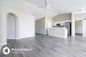 3010 SW 11th Pl in Cape Coral, FL - Foto de edificio - Building Photo