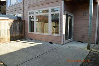 106 Coho Terrace in Rainier, OR - Building Photo - Building Photo