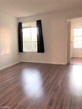 437 Vista Isles Dr-Unit -Apt 2223 in Plantation, FL - Foto de edificio - Building Photo