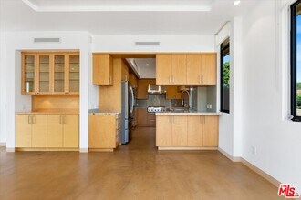 2301 10th St in Santa Monica, CA - Building Photo - Building Photo