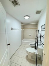 9300 Fontainebleau Blvd, Unit 110 in Miami, FL - Building Photo - Building Photo