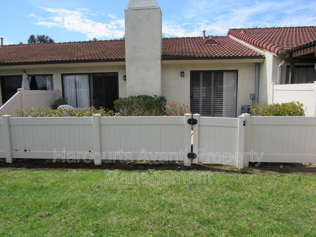1938 Springdale Ln