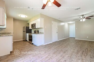 401 Pecan St in Wilmer, TX - Foto de edificio - Building Photo