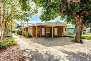 1928 3rd St NE in Winter Haven, FL - Building Photo